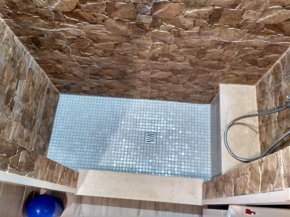 Anka Bol West Side Apartments Luaran gambar