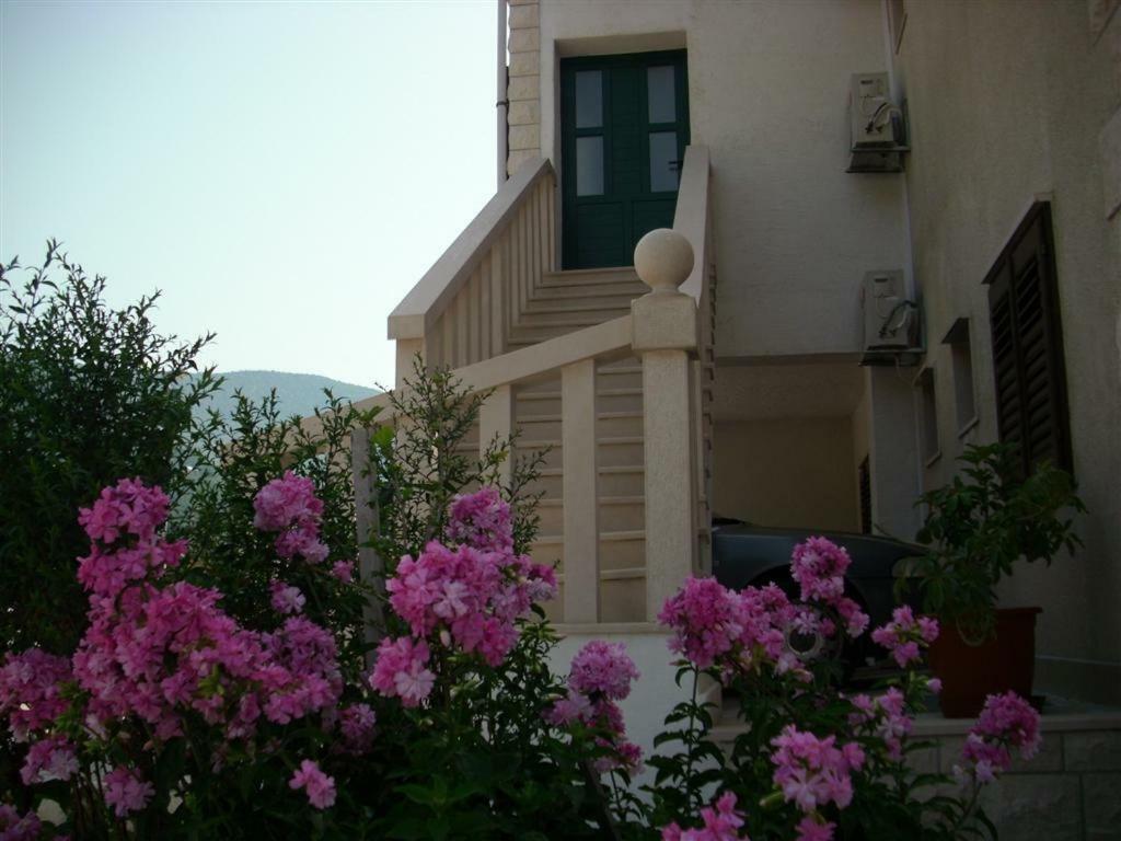 Anka Bol West Side Apartments Luaran gambar